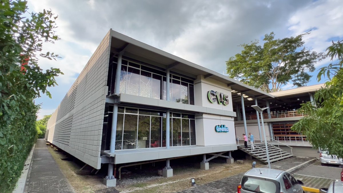 🌿 “Recibimos este reconocimiento con profunda satisfacción y responsabilidad para continuar trabajando por el ambiente. De las 45 áreas protegidas, once han sido declaradas por la CVS, destacando el DRMI Bahía de Cispatá”, Orlando Medina Marsiglia, director de la CVS.