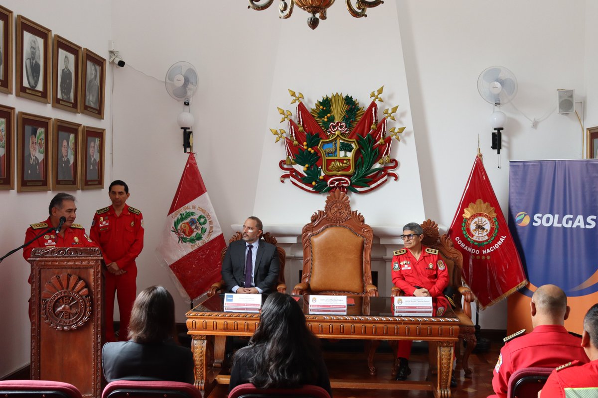 ¡Alianza por la seguridad! INBP y Solgas firmaron un acuerdo para capacitar a bomberos voluntarios del Perú en el manejo especializado de emergencias con Gas Licuado de Petróleo (GLP). El programa técnico busca profesionalizar la respuesta ante incidentes en hogares y comercios.