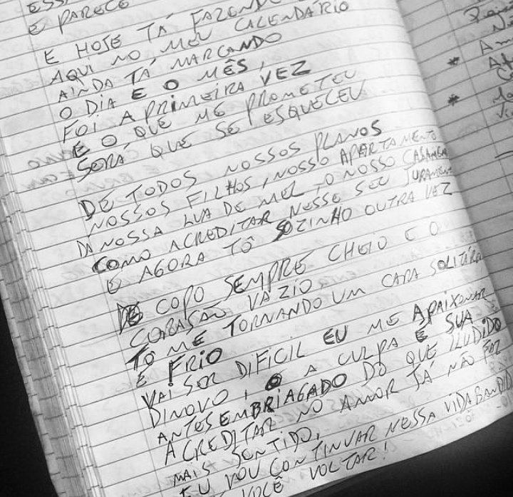 Letra no papel oficial da música "Até Você Voltar" escrita por Marília Mendonça para Henrique e Juliano.