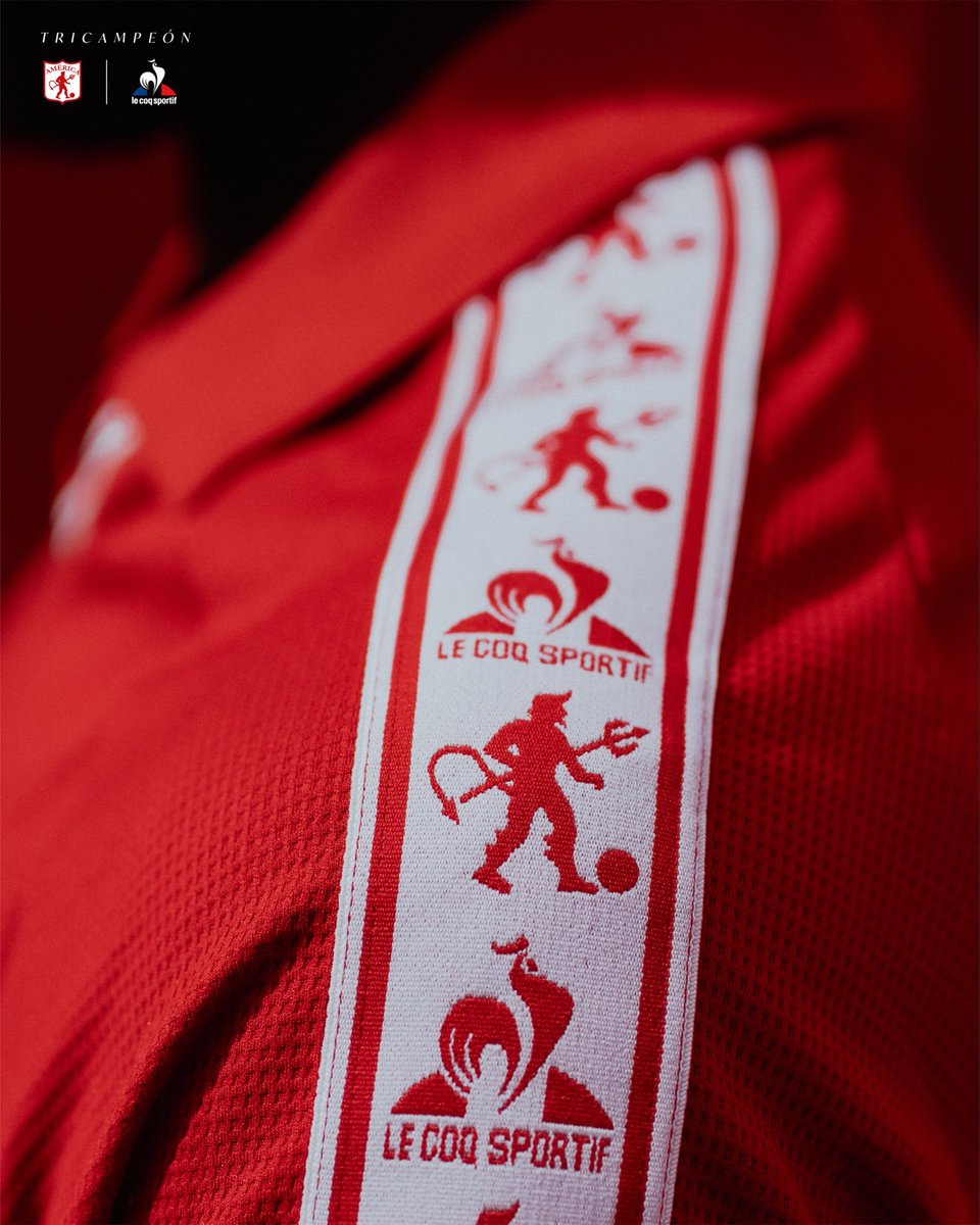 TheyThinkKits's tweet image. América de Cali x Le Coq Sportif

This could be the greatest shoulder tape we’ve ever seen… 😮‍💨