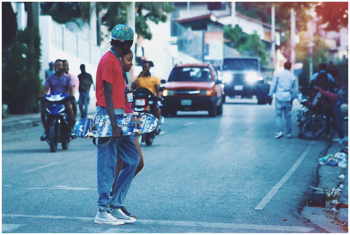 Jerryy2794's tweet image. Urban rhythm captured in stillness🌅 🚘.
#PV