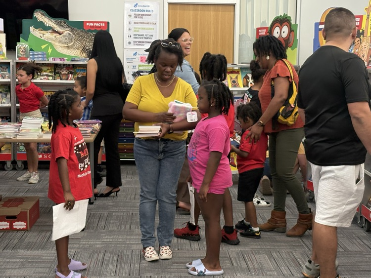 Lukeville Elementary School tweet media