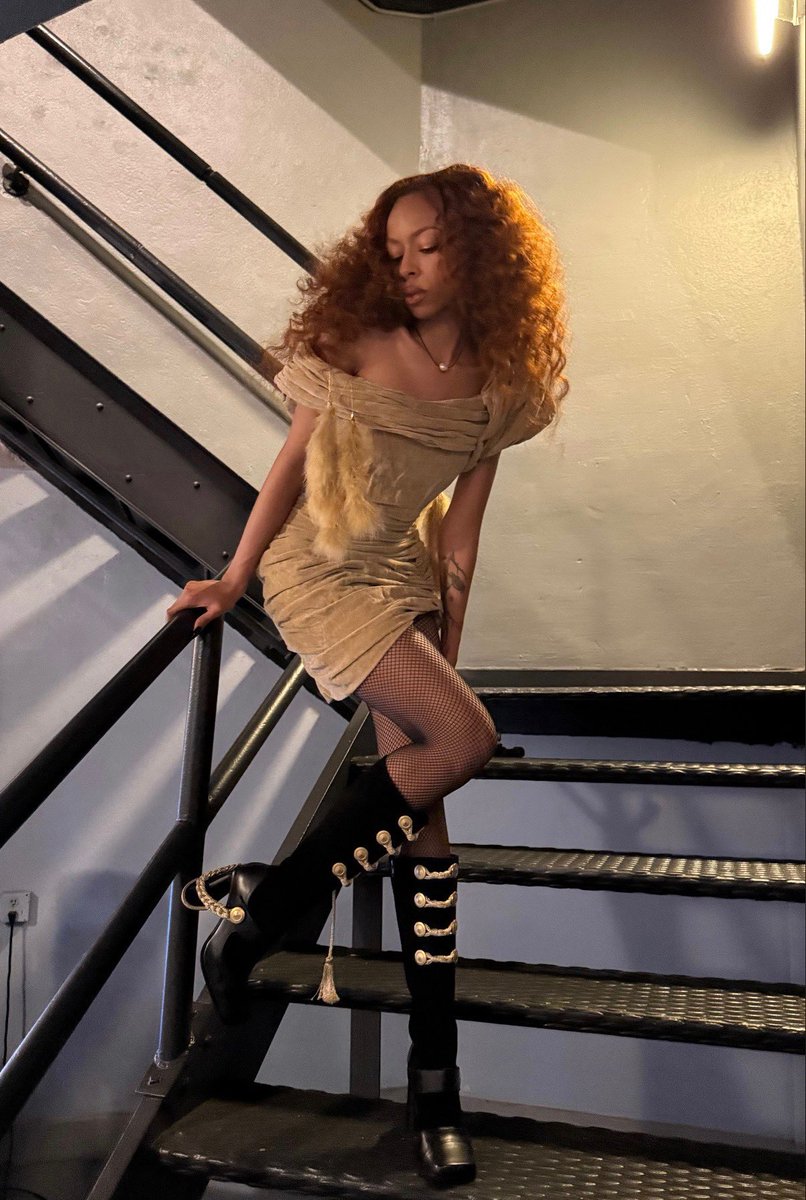 ravynlenae's tweet image. LA y’all were electric ♡ night 1 of tour was everything and moreeee !!! 

special thank u to @donaldglover for joining me for One Wish 😭