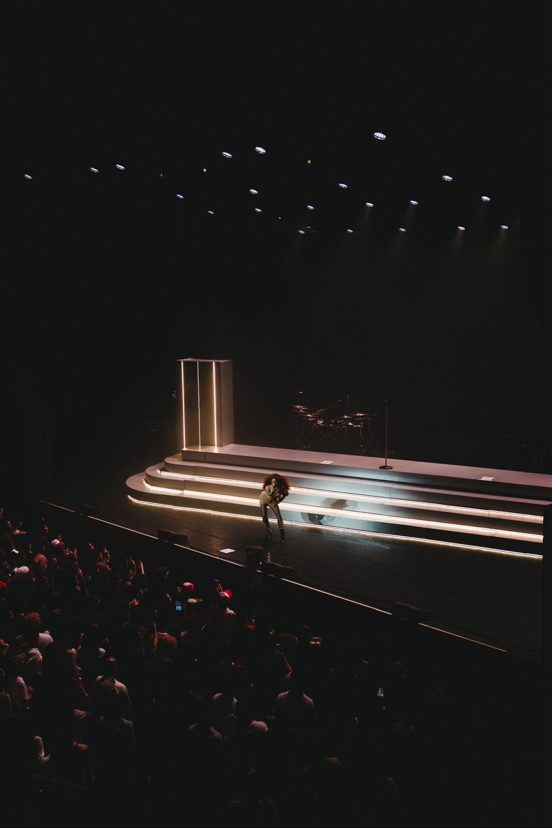 ravynlenae's tweet image. LA y’all were electric ♡ night 1 of tour was everything and moreeee !!! 

special thank u to @donaldglover for joining me for One Wish 😭