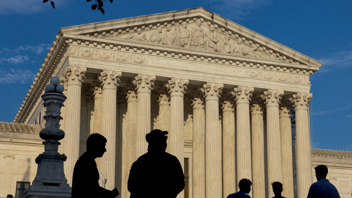EricLDaugh's tweet photo. 🚨 JUST IN: In an enormous development, the Supreme Court's 6-3 conservative majority indicated it's ready to STRIKE DOWN Colorado's ban on conversion therapy - the practice of doctors dissuading CHILDREN from transgenderism.

SEVERAL states have banned conversion therapy for 'LGBTQ' minors. This could be huge.

“Just because they’re engaged in conduct doesn’t mean that their words aren’t protected,” Chief Justice John Roberts said, per CNN

Members of the court on the conservative side rejected the idea that "talk therapy" can be regulated by the state the same as medical conduct can. 1st Amendment issue.

OVERTURN IT!