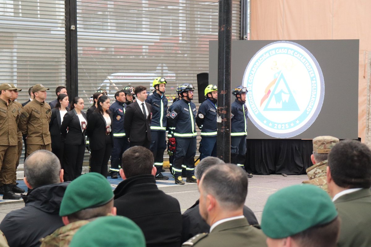 𝗦𝗢𝗟𝗜𝗗𝗔𝗥𝗜𝗗𝗔𝗗 𝟮𝟬𝟮𝟱 | Se inauguró oficialmente el Ejercicio de Solidaridad 2025 en el Centro de Puerto Varas, dónde las Fuerzas Armadas, Policías y Organizaciones Civiles participaron.

<a href="/SNOBomberos/">Sistema Nacional de Operaciones</a>

Más detalles en el link 👇 
instagram.com/reel/DPhc1yugD…