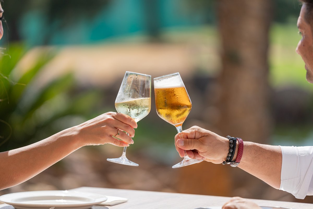 Brindando por buenos golpes y grandes momentos.
En Valle del Este, cada swing merece celebración. ⛳🥂
.
.
Cheers to good shots and great moments.
At Valle del Este, every swing deserves celebration. ⛳🥂