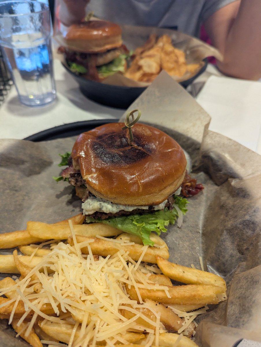 Last meal (Seattle Airport) before flying home 😢