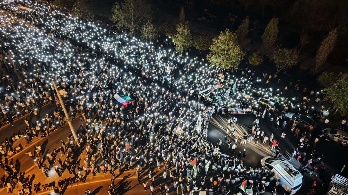 Diyarbakır 🇵🇸🍉
Selahaddin Eyyubi'nin torunlarıyız, elbette yüreğimizin bir kısmı yangın yeriyken yüzümüz gülmeyecek.. 
Nehirden Denize Özgür Filistin 🍉🇵🇸