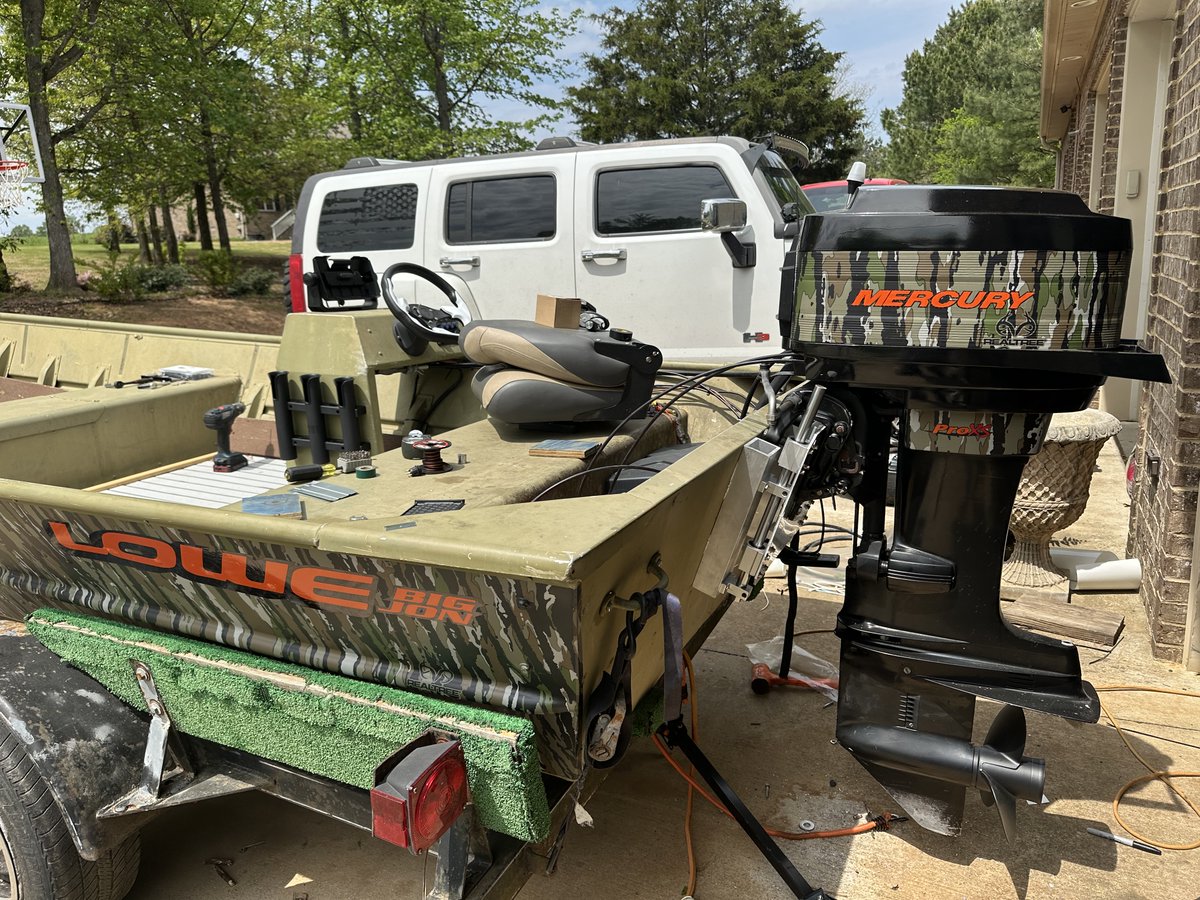 Lowe Big Jon Boat wrapped in Realtree Large Original Camo 🛶

Wrapped by Michael McKleroy

#MetroRestyling #PaintIsDead #CarWrap #CarWraps #VinylWrap #VinylWraps #CarWrapping #VehicleWrap #VehicleWraps #BoatWrap #RealtreeCamo #CamoWrap #LoweBoat #FishingLife #OutdoorStyle