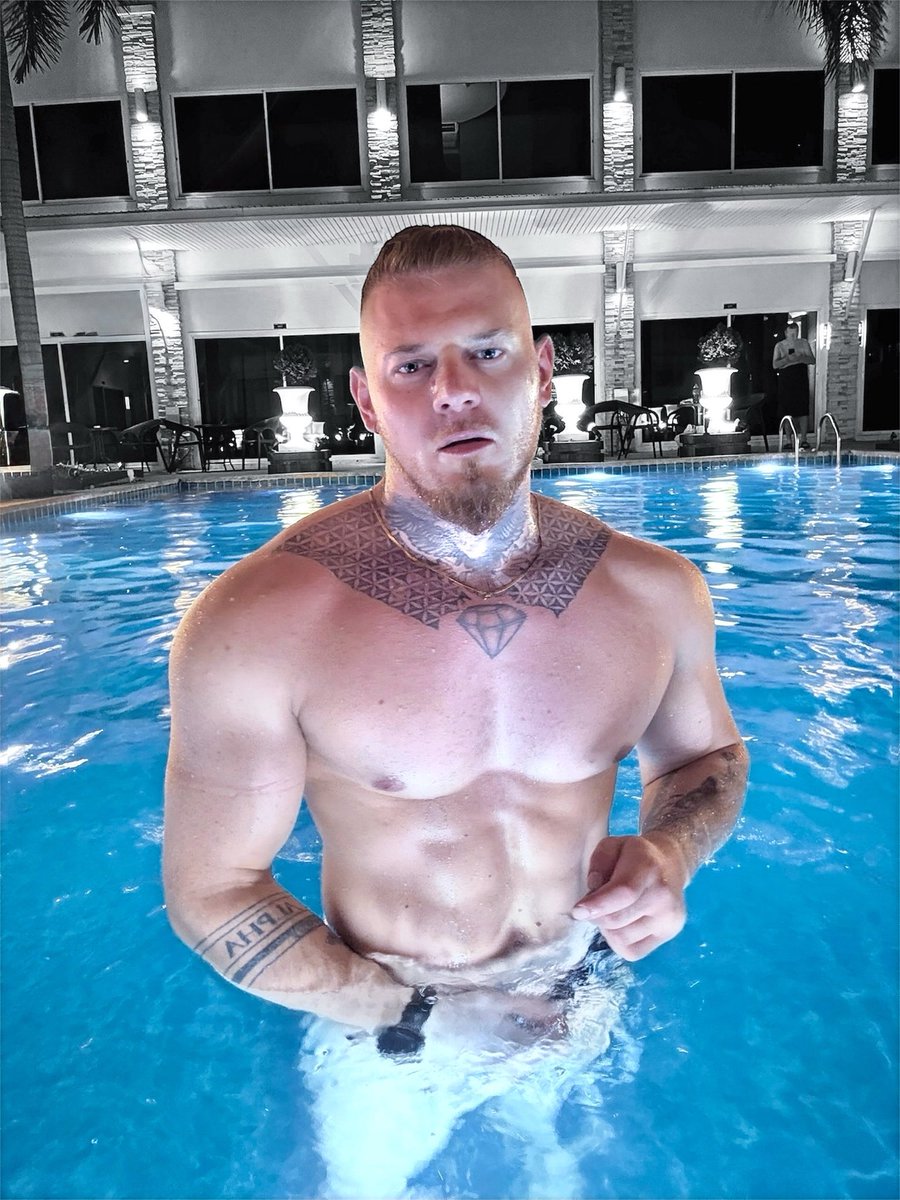 CURT_ACKLES XXL / IN PARIS 🇫🇷 tweet media