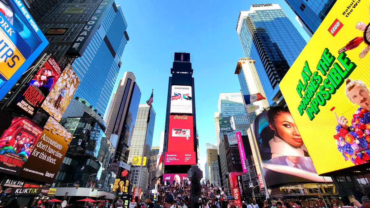 Concrete jungle where dreams are made of
There's nothin' you can't do 🎵