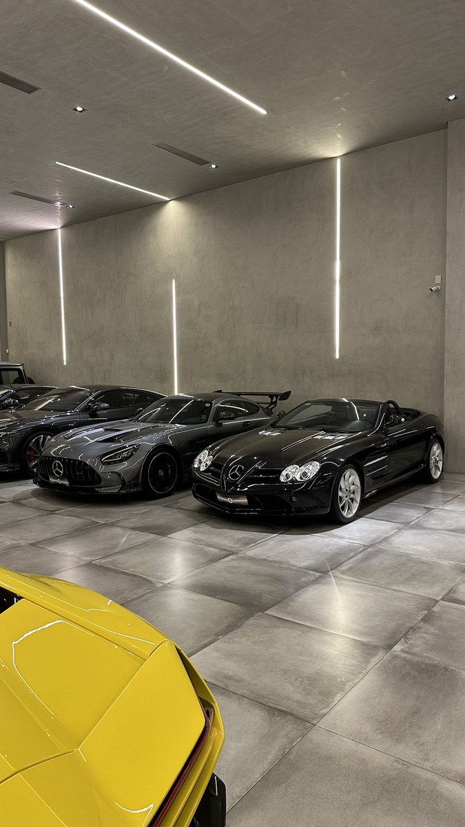 LCherubiniFOC's tweet photo. O estoque de esportivos mais BRUTO do PAÍS! O showroom premium da Paito Motors! Qual o seu favorito do showroom?!? 👀 https://t.co/wetrTNAWOV