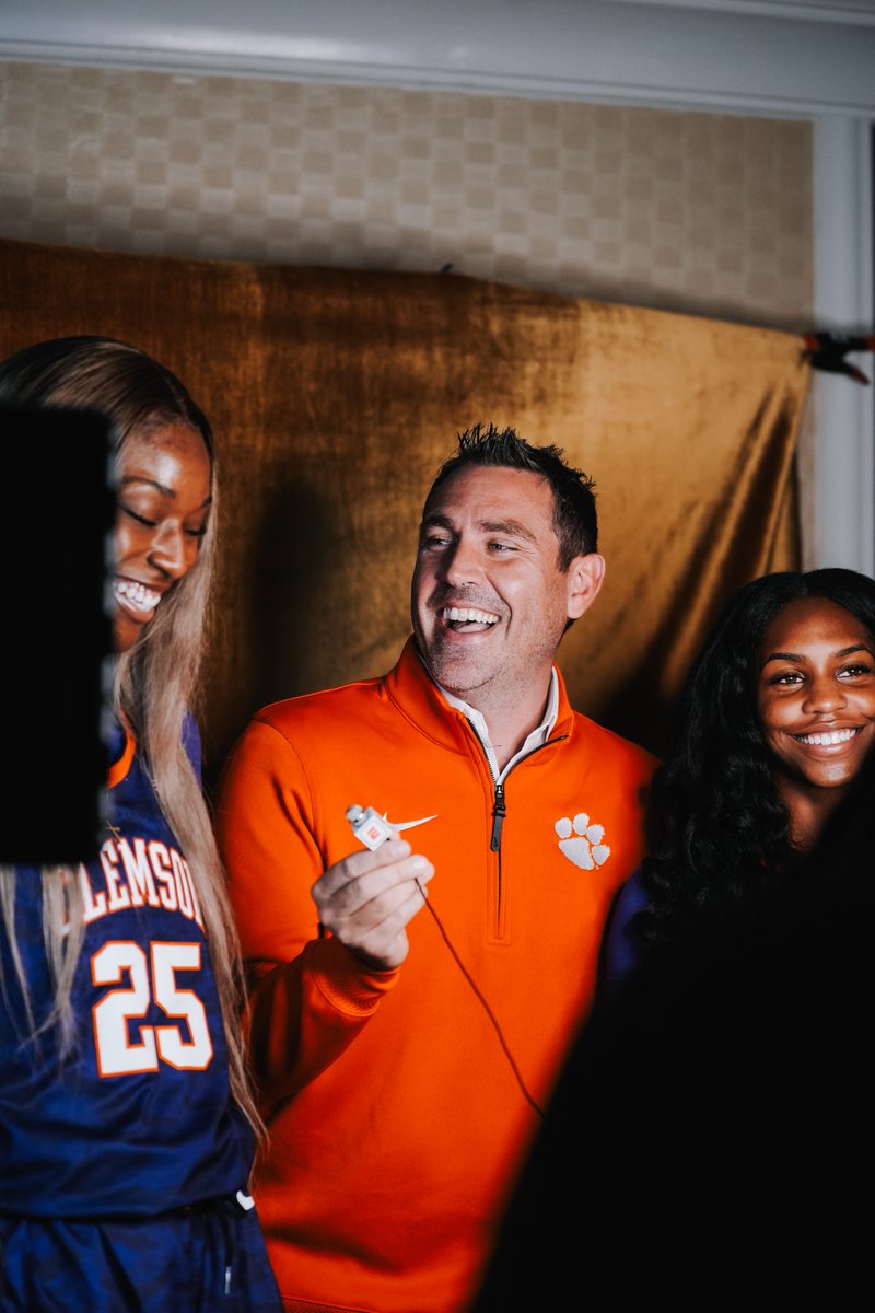 ClemsonWBB's tweet image. Talking Tiger Basketball in Charlotte 🏙️🎤