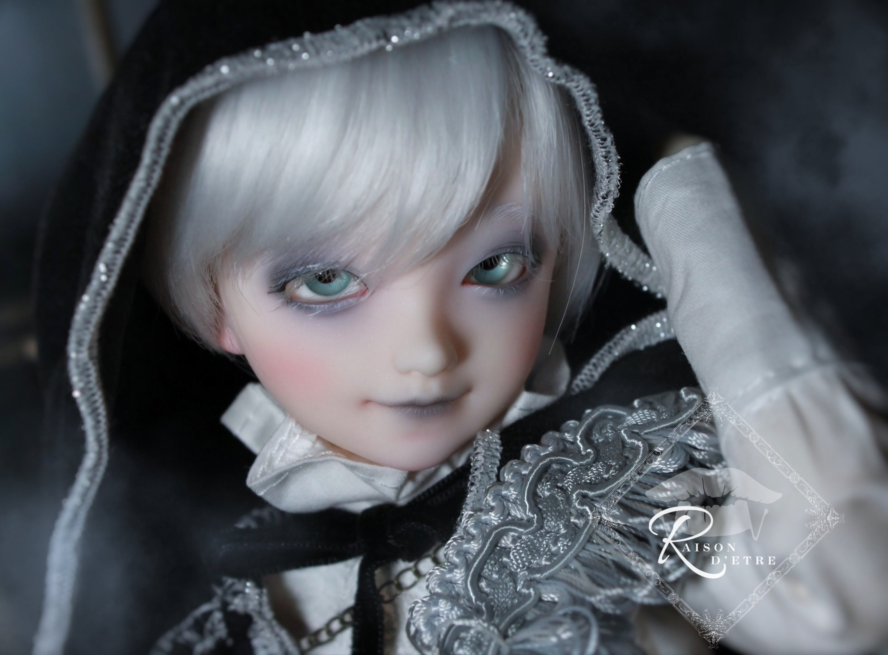 くぅちゃん✩.*˚様　オーダー品 漆黒ヴァンパイアちゃん🦇🍷💋 地毛が茶色いのでこの漆黒感求め