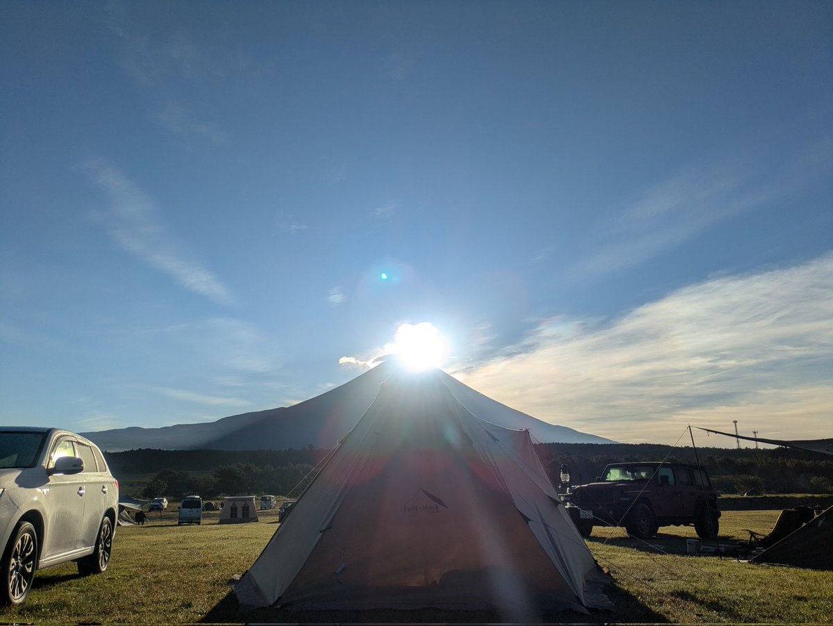 CAMPSAIHIDE's tweet image. ダイヤモンド富士！

ふもとっぱら
にて無事観れました✨😊😎

素晴らし！