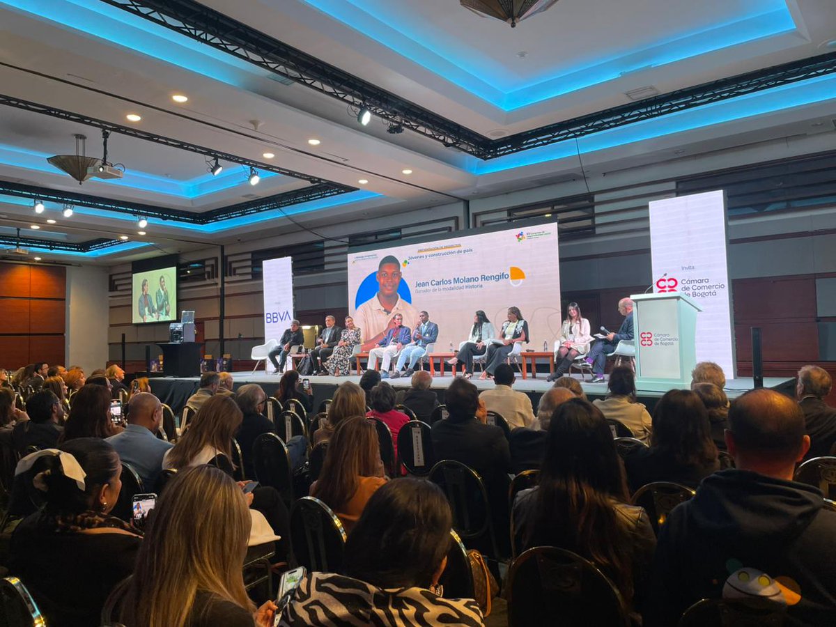 FunElNogal's tweet image. Se realiza en el #XVCongresoFEN 🌿 la premiación de la VI edición del Premio Fundación El Nogal, destacando el liderazgo y la innovación de jóvenes que inspiran con sus proyectos.

#XVCongresoResponsabilidadSocial #FundaciónElNogal