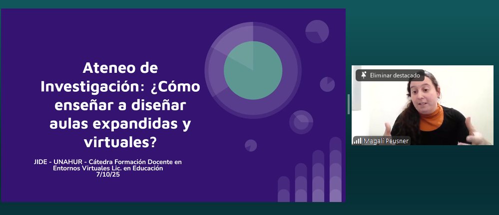 fdevunahur's tweet image. Después de escuchar las experiencias la prof @magalipeus las analiza a la luz de las preguntas de la investigación que lleva a cabo #FDEV y las cuenta en este ateneo #JIDE2025