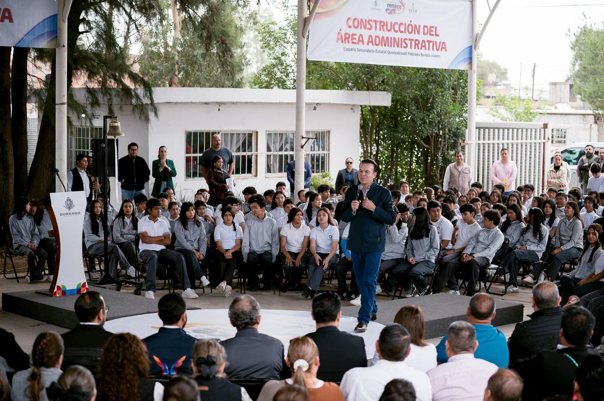 Una obra más que avanza con paso firme hacia la construcción del gigante educativo en Durango. 

En la Secundaria Quetzalcóatl, pronto inauguraremos una nueva área administrativa 🏫, con una inversión superior a 1.8 millones de pesos 💸, como parte del compromiso de ofrecer