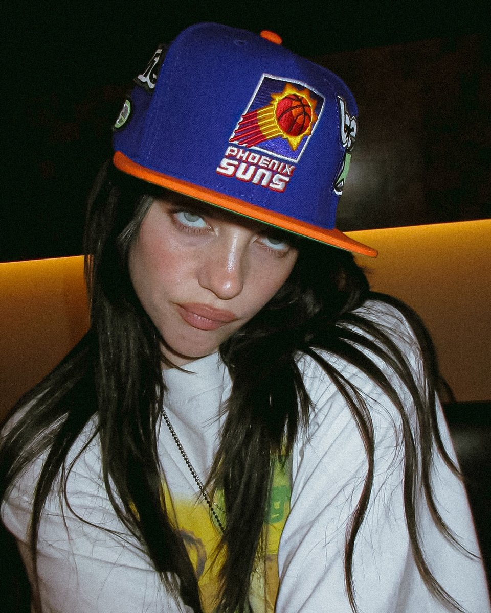 billie ★ tweet media