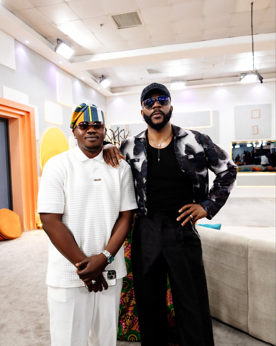 Kuturejnr's tweet image. Standing here today is a reminder that dreams from the trenches are valid 🙏🏽
Thank you to every Krusader who made this moment real. 💚

#Kuture #BBNaija #Grateful