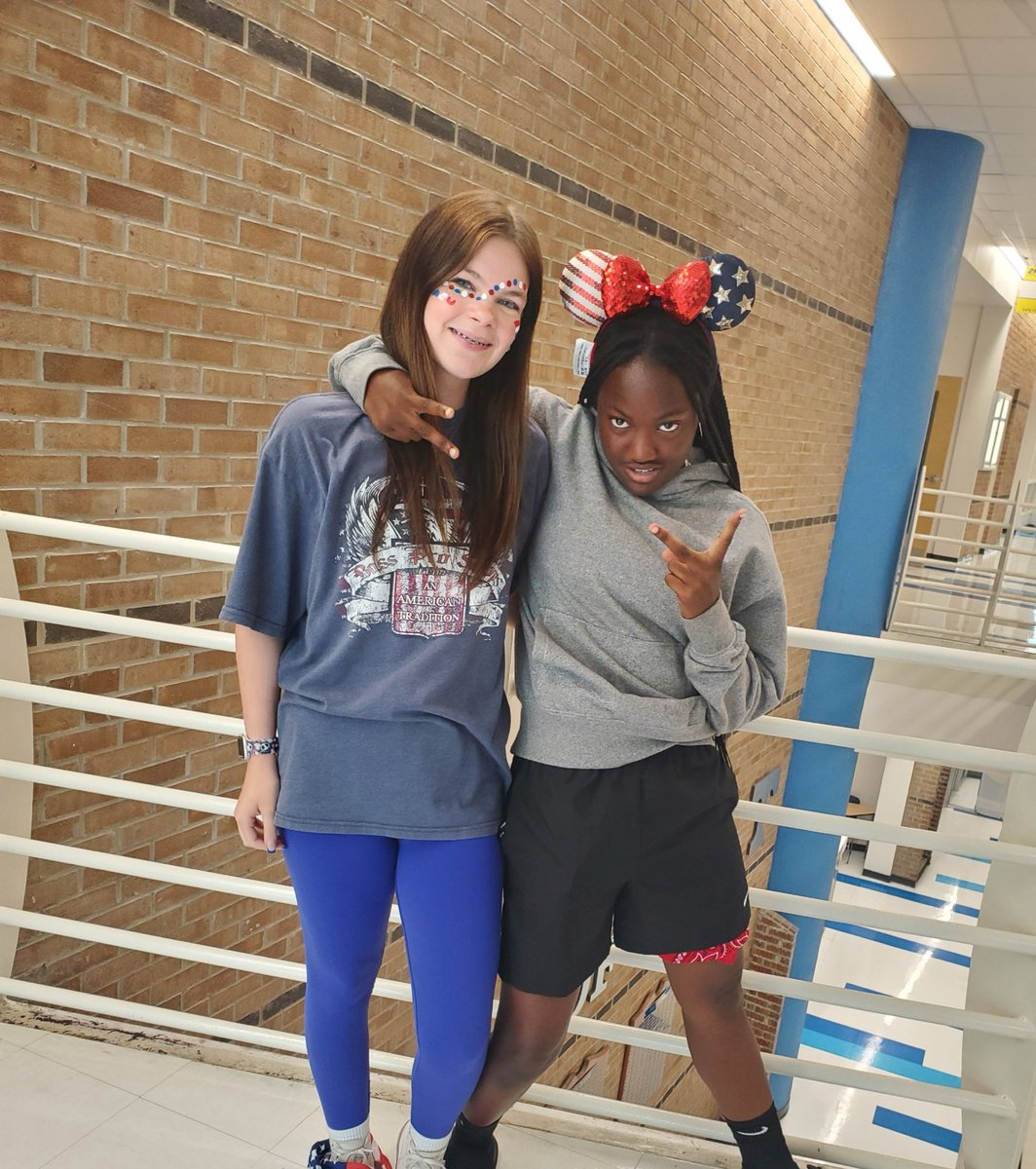 HOCO 2025💙💛
Party In the USA❤️🤍💙
#SpiritWeek #TPSD