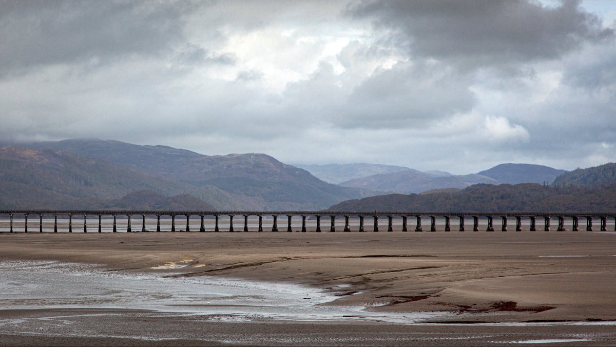 At Fairbourne, Wales, on a cold day <a href="/BBCWales/">BBC Wales 🏴󠁧󠁢󠁷󠁬󠁳󠁿</a> <a href="/barmouth/">barmouth tides</a> <a href="/FairbourneWales/">Fairbourne Wales</a> <a href="/visitwales/">Visit Wales 🏴󠁧󠁢󠁷󠁬󠁳󠁿</a>