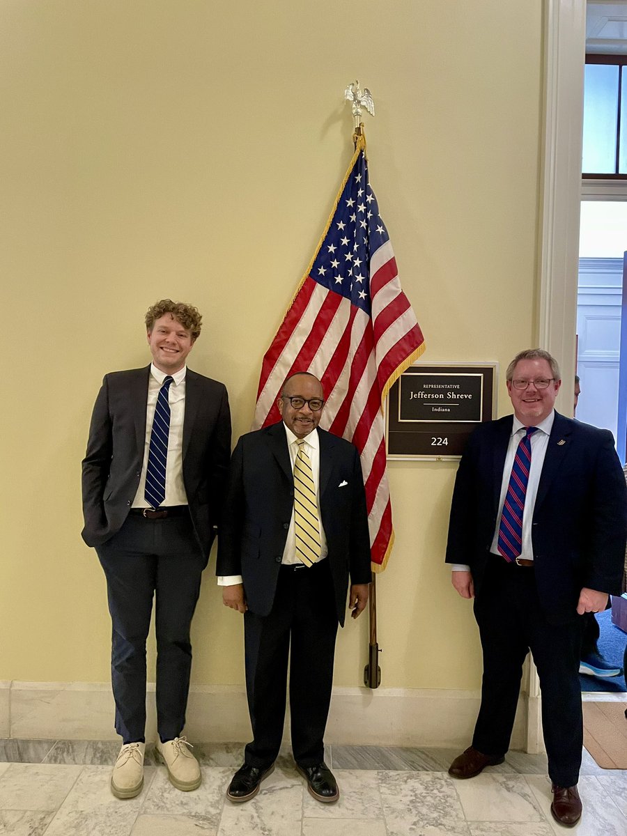Thanks to rockstar members <a href="/intendindiana/">Intend Indiana</a> &amp; <a href="/MemorialCDC/">Memorial CDC</a> for joining <a href="/ProsperityInd/">Prosperity Indiana</a> for today’s People &amp; Places Hill Day to talk with IN’s Congressional delegation about the need to invest in community development, and why cuts hurt outcomes in their districts!