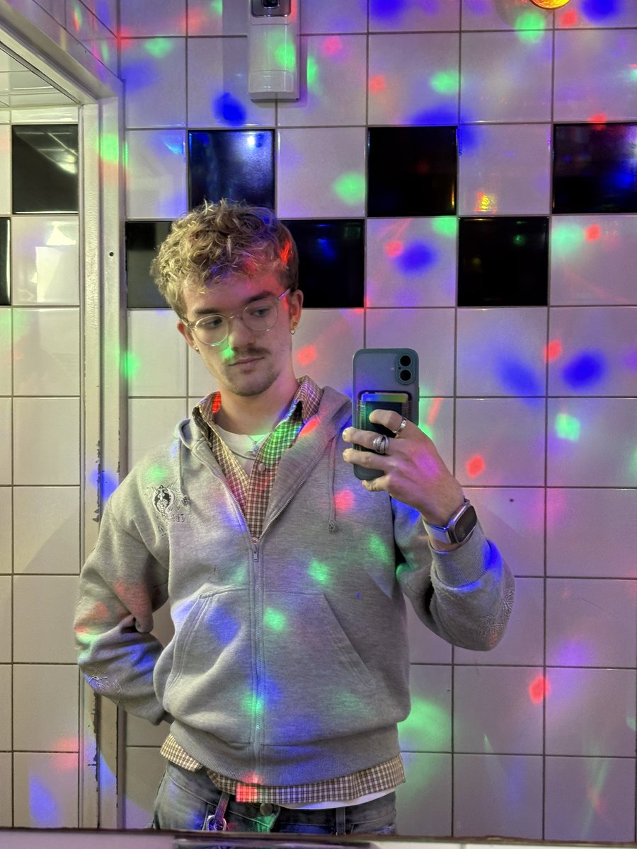 Safe me from the fate of Ophelia #gay #mlm #taylorswift