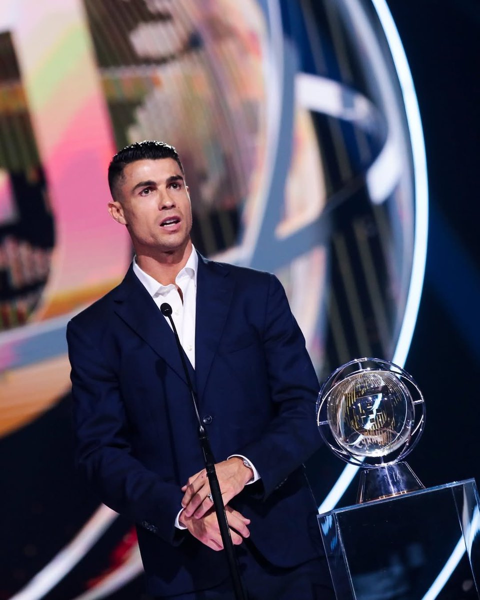 _gjr7's tweet image. Cristiano Ronaldo 🐐🇵🇹
#PortugalFootballGlobes