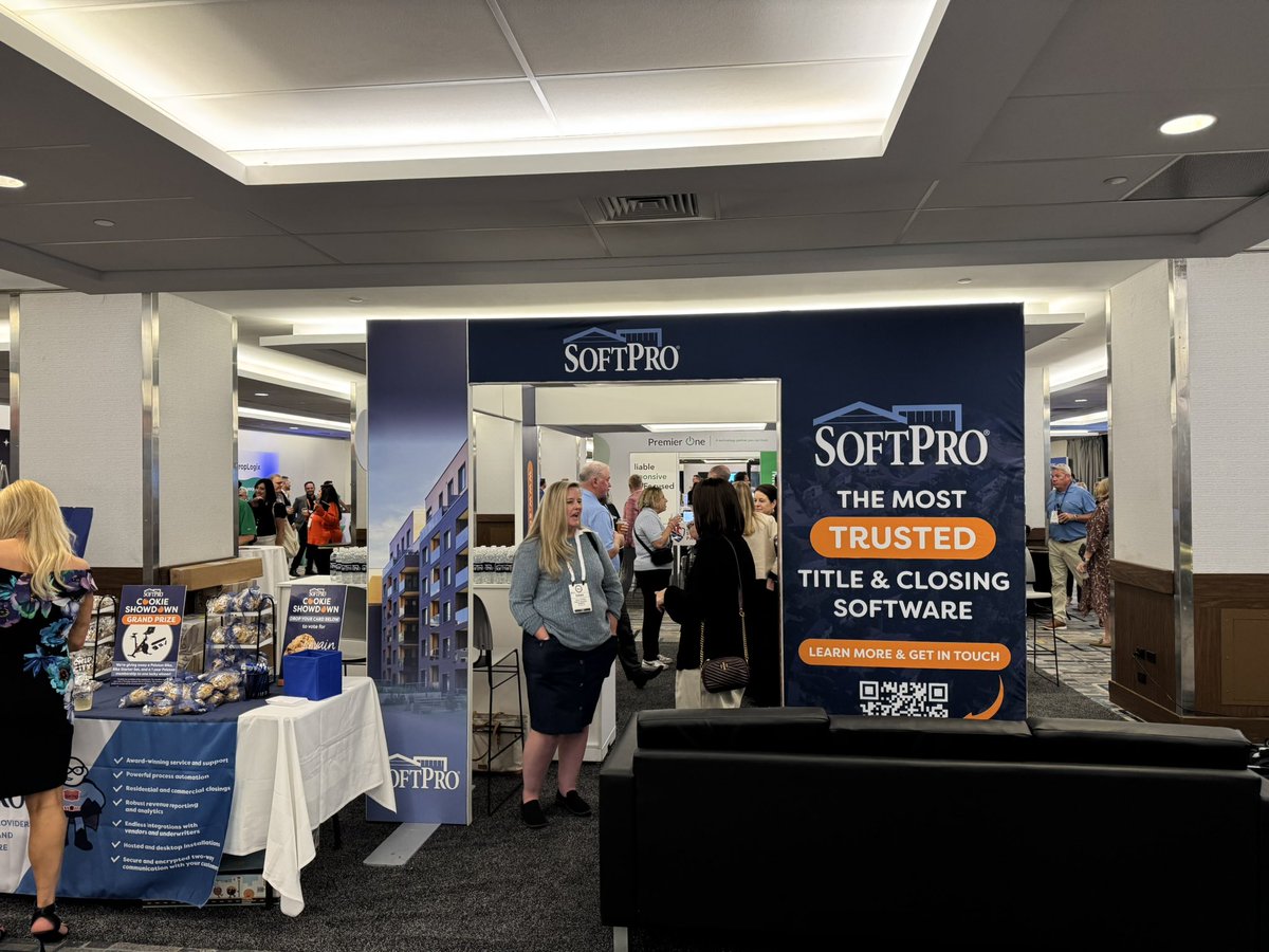 SoftProSoftware's tweet image. First stop: happy hour!🍸 Excited to sponsor this opening event at #ALTAONE! Thanks to everyone who joined us and here’s to an amazing week of networking and learning!