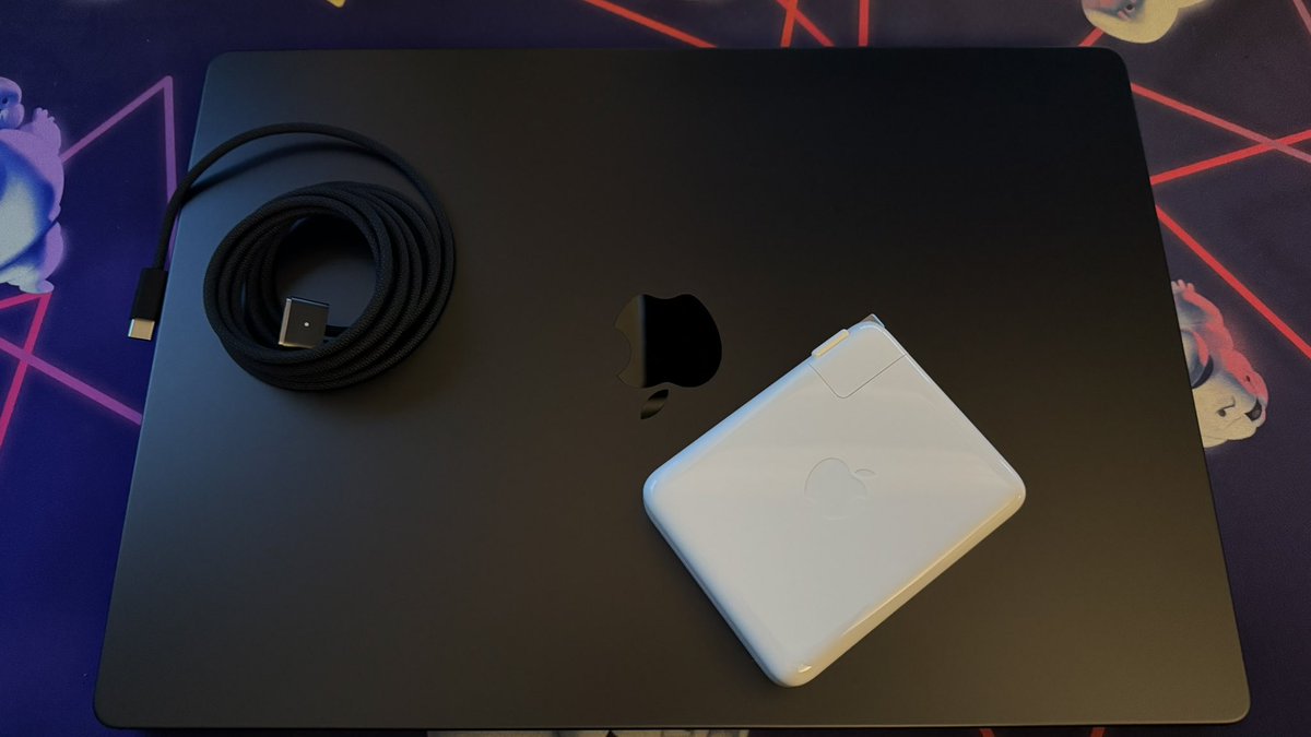 rogue_router's tweet image. “Refresh time, one last call for open tabs, so save those links or close them for good.”
New 16” Apple M4 MacBook Pro for my work laptop.