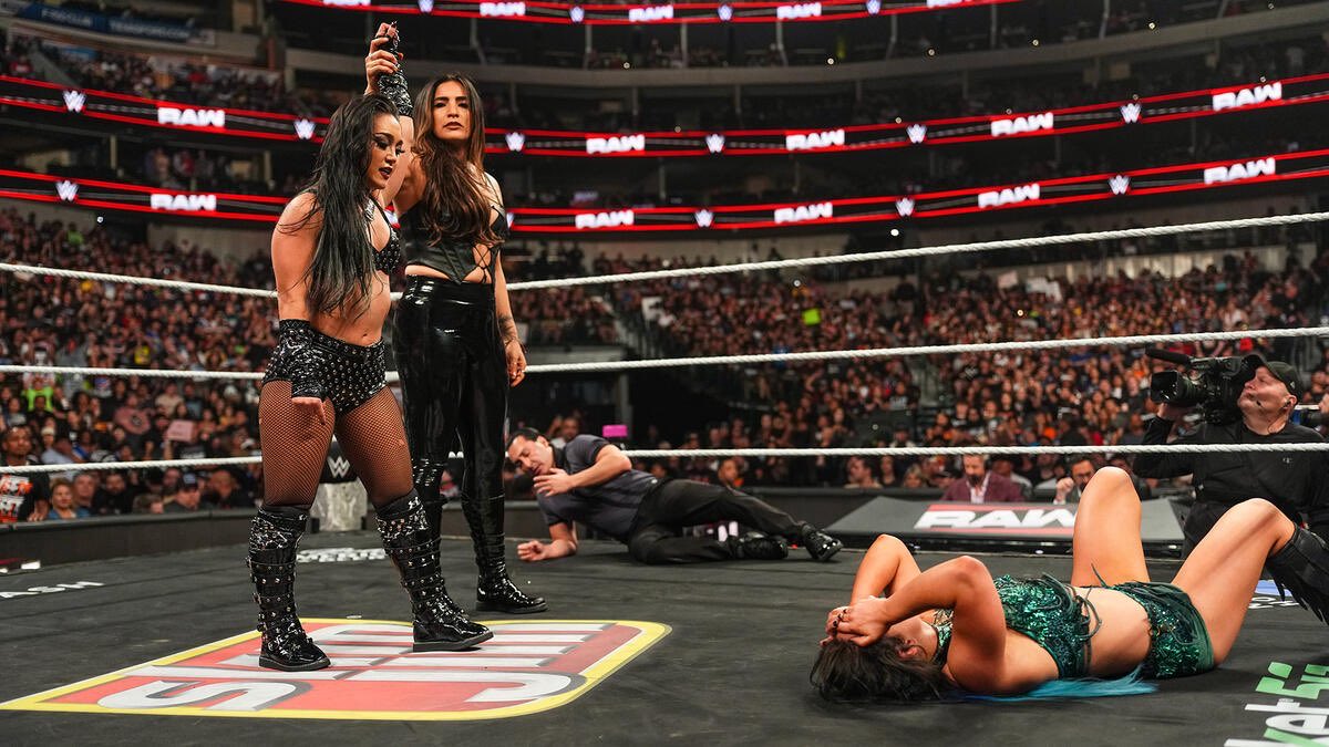 AdoreMyWork's tweet image. Listen up, everybody! We’re gonna play a game called ‘4 Pics, 1 Word’. 

You already know that the word to guess is ‘Greatness’. One thing about me? I /always/ get the last laugh. Back to the bird cage with your psycho handler you go, @RiseToMyAscent! 🤣 #WWERAW