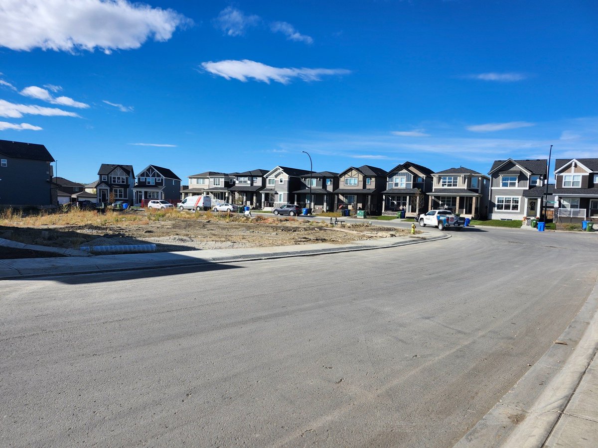 WalkingCalgary's tweet image. Today&apos;s picturesque moments from #Legacy.

#Calgary  #yyc