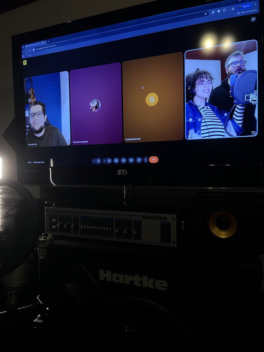 AmandaIampert's tweet photo. Gravação de voz original, Lia: Hacking Destiny, jogo do @orubegamestudio! Muito legal, me diverti demais 🩵✨ https://t.co/ucEDzMMXVo