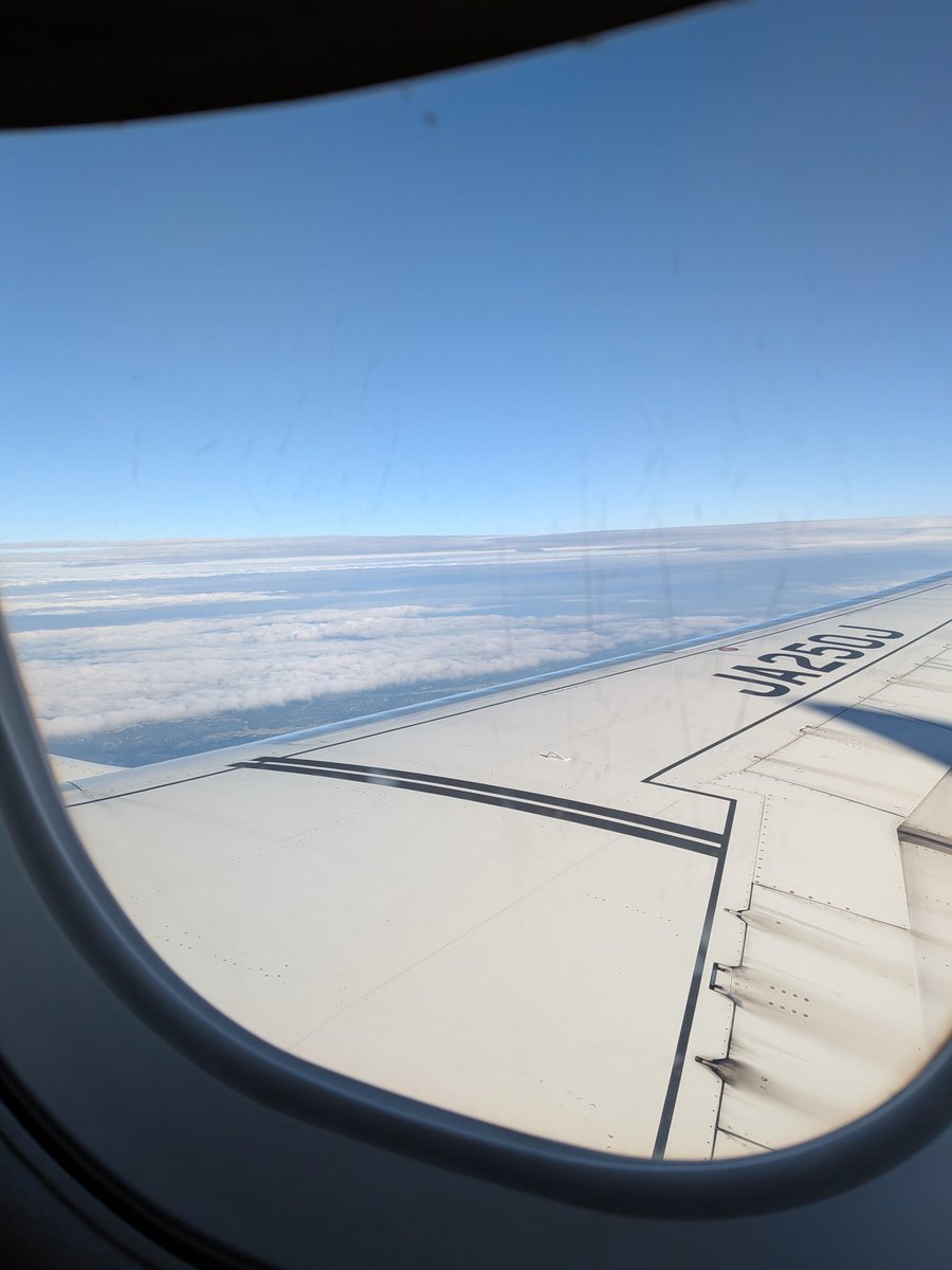 maruchi_matsu's tweet photo. 雲の上✈️ https://t.co/gJNygF7vY5