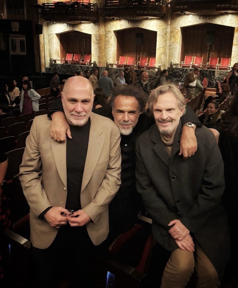 No sé si ustedes, pero yo amo esta imagen, ¡talento puro!

👏🏼👏🏼👏🏼👏🏼👏🏼👏🏼 

Por cierto <a href="/G_Arriaga/">Guillermo Arriaga</a> tus lectoras (es) de Hermosillo, Sonora te debemos una carnita asada, así es que nos avisas cuando andes por acá.