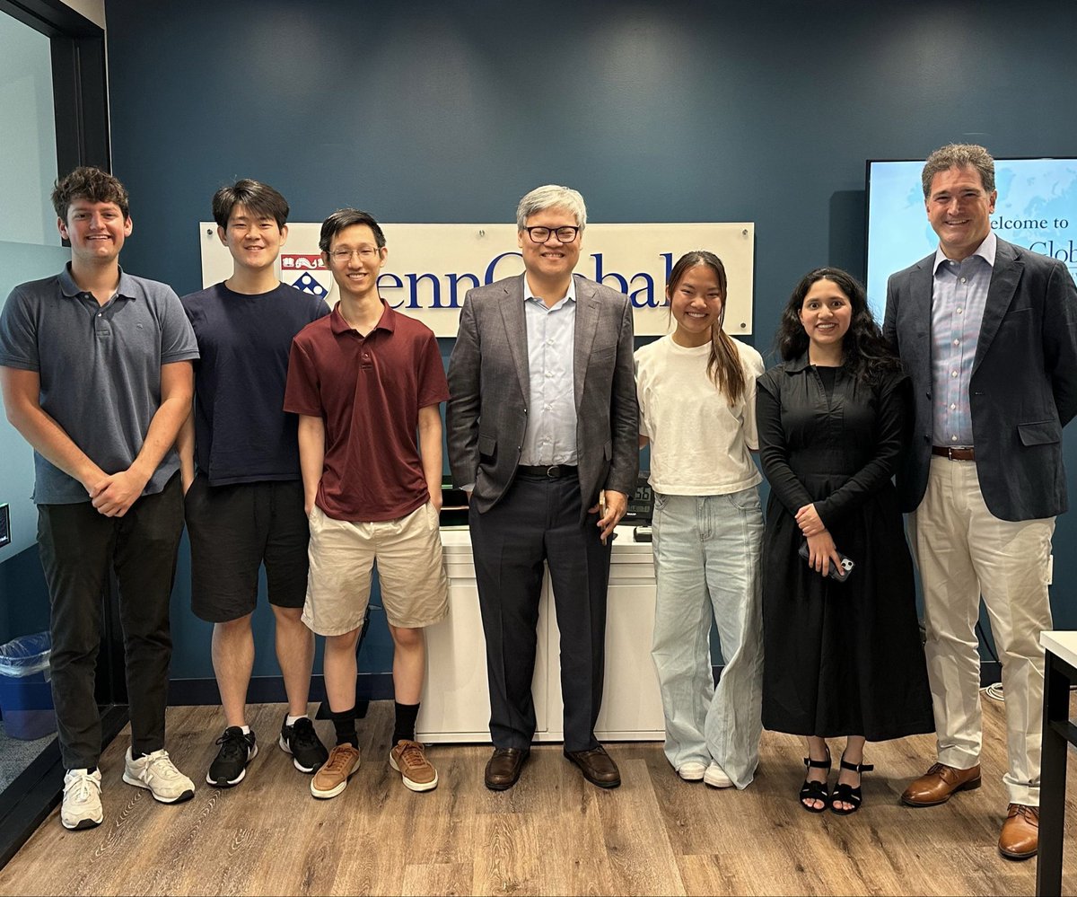 NeysunM's tweet image. Warmly welcome @vshih2 to @PennGlobal today to meet with student fellows of @PennUSChina and share his insights about pursuing China Studies in these dramatic times