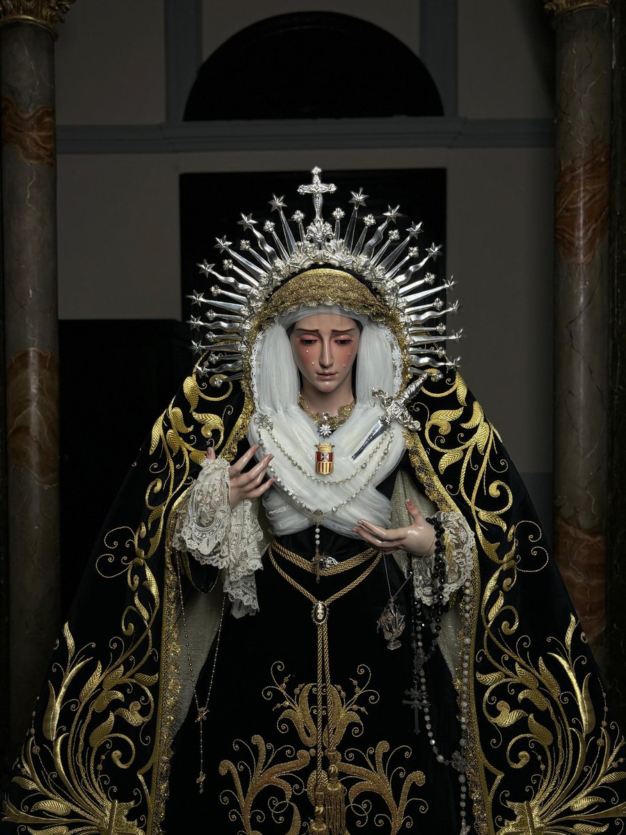 ArchiSangre's tweet photo. CULTOS 🕯 | La Santísima Virgen de Consolación y Lágrimas ataviada para el mes del Santo Rosario.

🪡 Fran Navarro 

#CofradíasMLG #ArchiSangre https://t.co/dhA5nJImz8