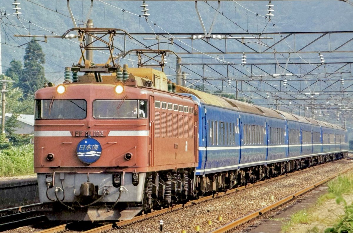 108号機の日 ✨寝台特急日本海2号(大阪行き) EF81-108(敦)が24系25形を 