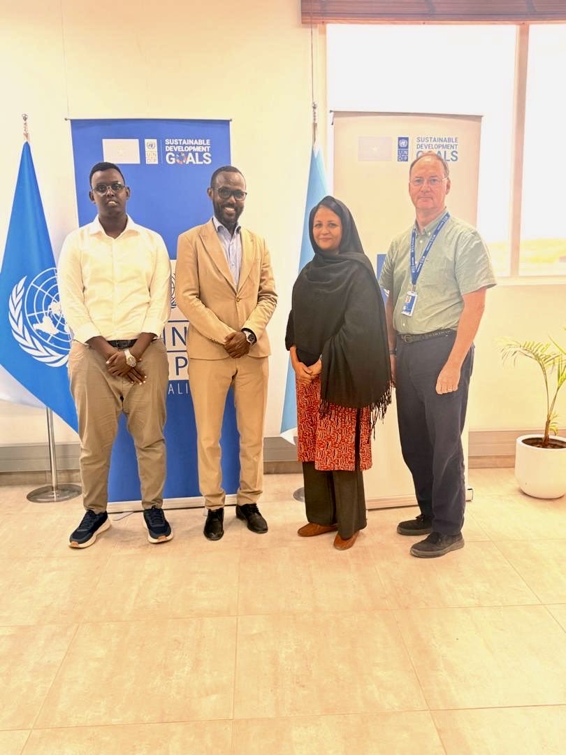 Today I and the Cadaado local government secretorymet with Shaila khan - portfolio manager UNDP Somalaia
and ELON - the coordinator of dowlad kaan project in Halane UNDP office. And we disacussed the ongoing dowlad kaab projects in Cadaado district and how we can increase the