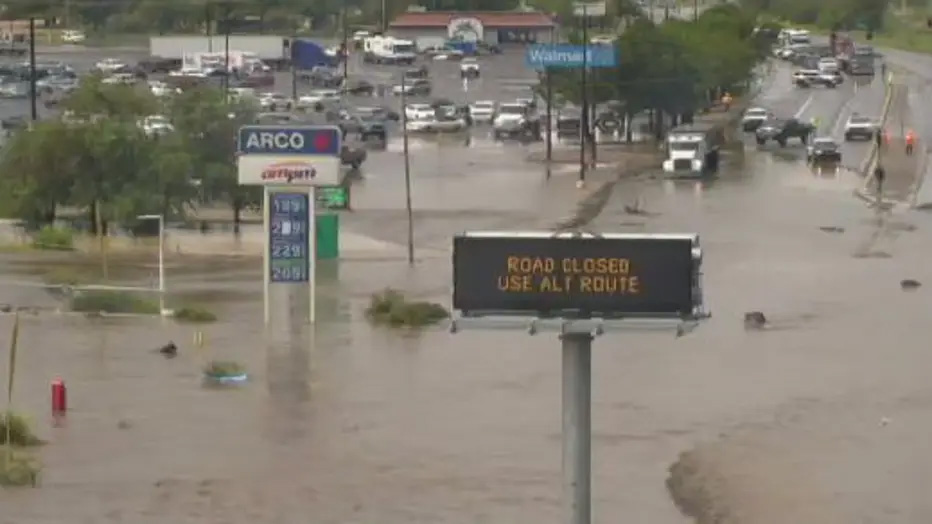 Devastated by recent flooding, our LD7 neighbors in Globe need our help.

Join me this evening, 5:30 PM, at the Payson Tea Party meeting. I am one of the guest speakers, but I am sharing my time with Globe Police Officer L Ski, who will explain the alarming situation in Globe.