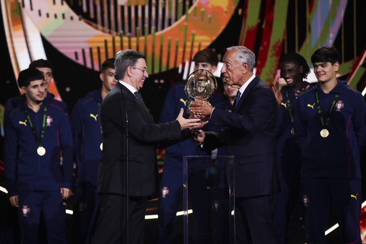 Canal_11Oficial's tweet image. Os 𝗚𝗔𝗟𝗔𝗥𝗗𝗢𝗔𝗗𝗢𝗦 ✨ desta noite de #PortugalFootballGlobes 🌌❤️‍🔥