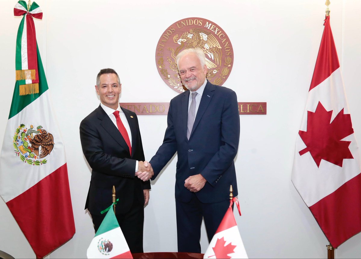 Fue un gusto recibir en el Senado de la República al presidente de la Comisión de Relaciones Exteriores y de Comercio Internacional del Senado de Canadá, Peter M. Boehm, y conversar sobre los lazos que unen a nuestros países. 🇲🇽🇨🇦