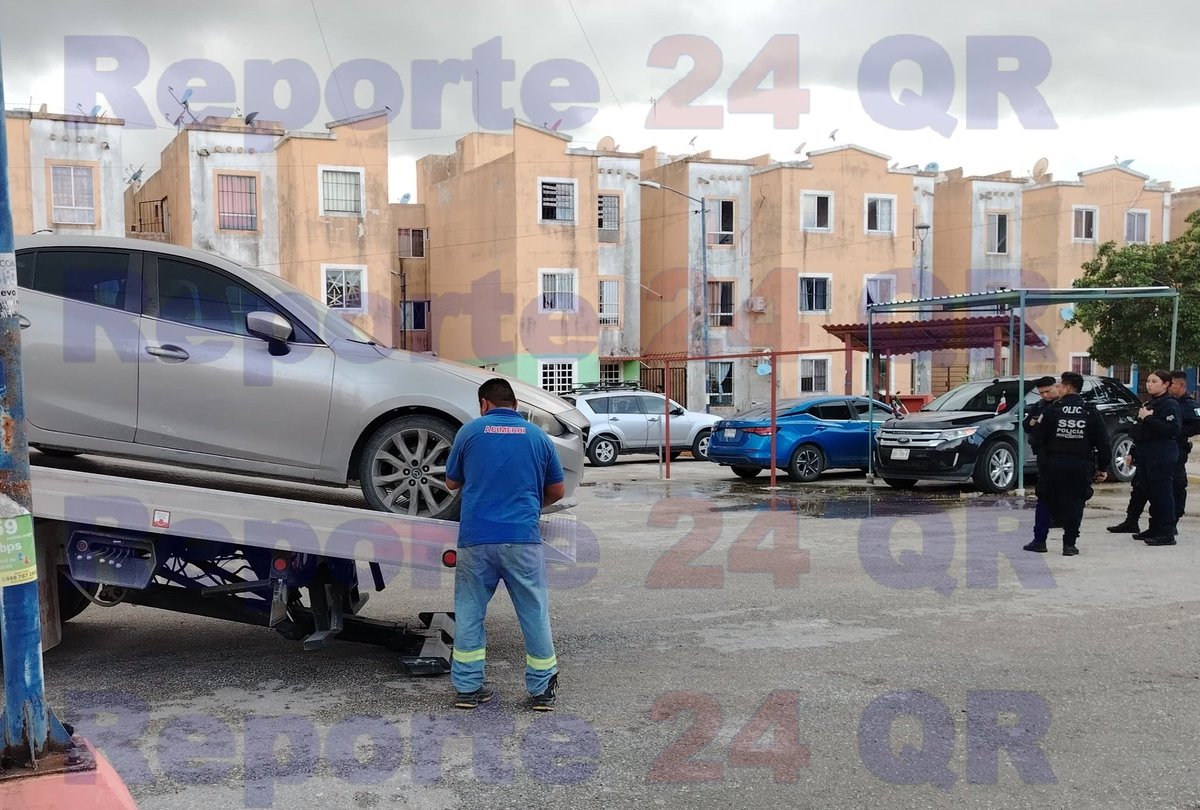 reporte24qr's tweet photo. #Reporte24Qr 
#Cancún.- La tarde de este martes se vivió una intensa movilización policiaca en la región 259 del fraccionamiento Villas Otoch Paraíso
 https://t.co/pf2g2qv5qP https://t.co/dFQKUKb9cJ
