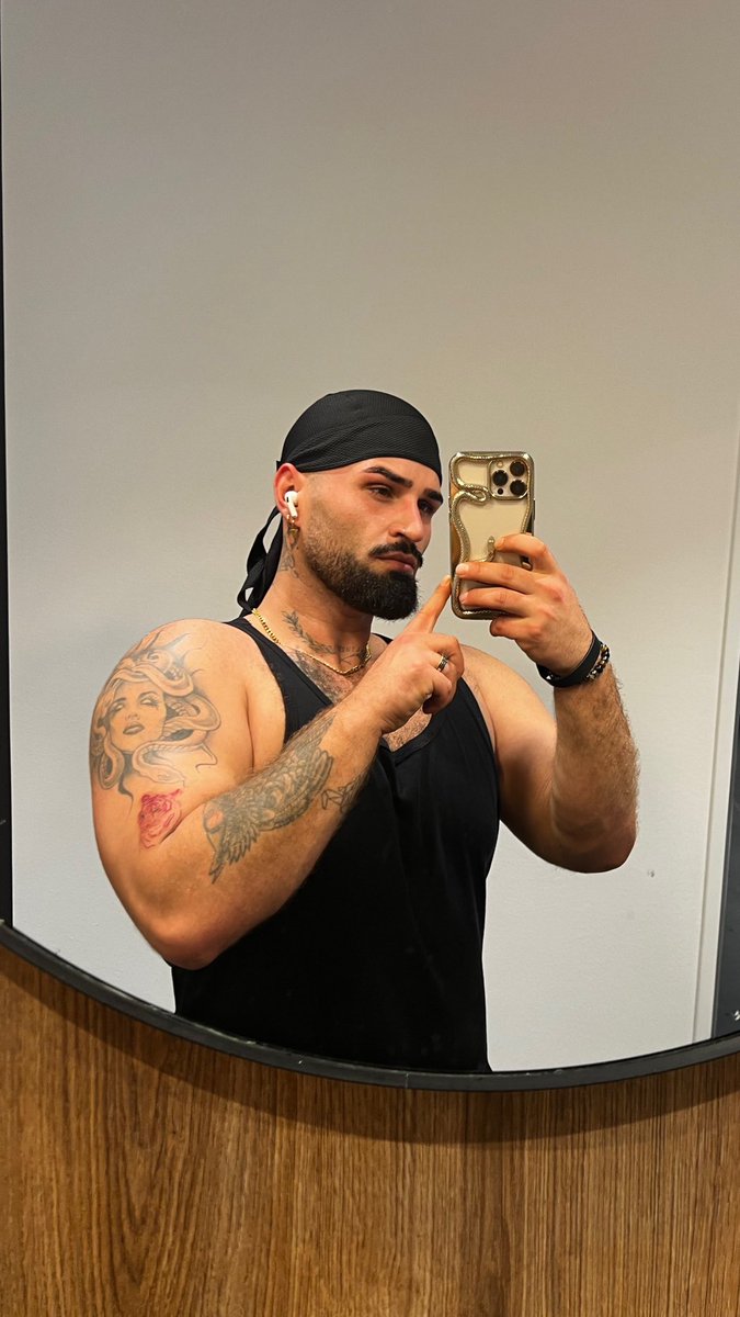 Pump it to the limit 💦

#gym #tattoo #limit #gay #beardedguy #musclegay