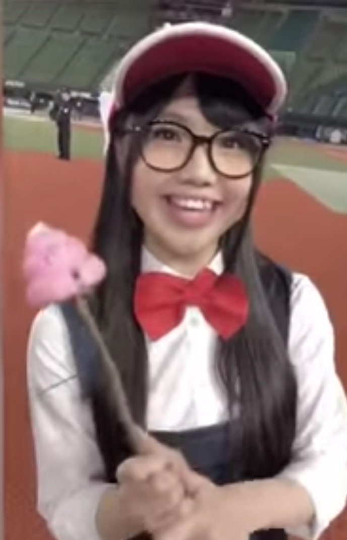 #その着せ替えコスプレにゃんは恋をする
【アラレちゃん】
んちゃ、んちゃ、🎵
あたし海苔巻よしの
クルクルめがね👓️の女の子～
ほんとは～（ｺﾚﾅｲｼｮ🤫）
アイドルよ～🎵

愛z村から
おはこんばんちは🎵
右向いて、左向いて
おさらばで御座います
（いきなりガンダムX）
#北川愛乃