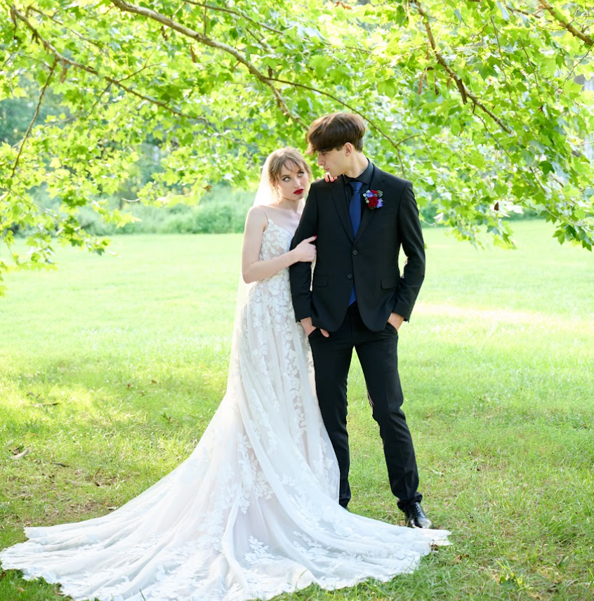 Congratulations to CDFF members Zachery and Kaeli on their marriage!" I had downloaded CDFF four months before my future husband contacted me on my birthday! He was handsome, honest, shared my views in just about everything, and above all - loved my Lord and Savior Jesus Christ.