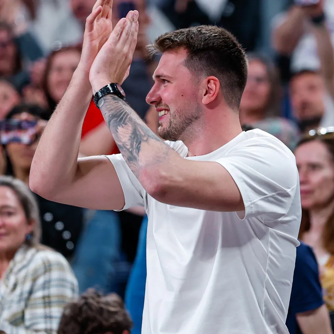 PapilloVince's tweet photo. @luka7doncic STUNS in a new photo, as he appears to have gotten into GREAT shape. He is 100% ready to ball out and EARN his $99 annual contract with the Harbor Isle Hoopers this season! https://t.co/qR37FvLOhe