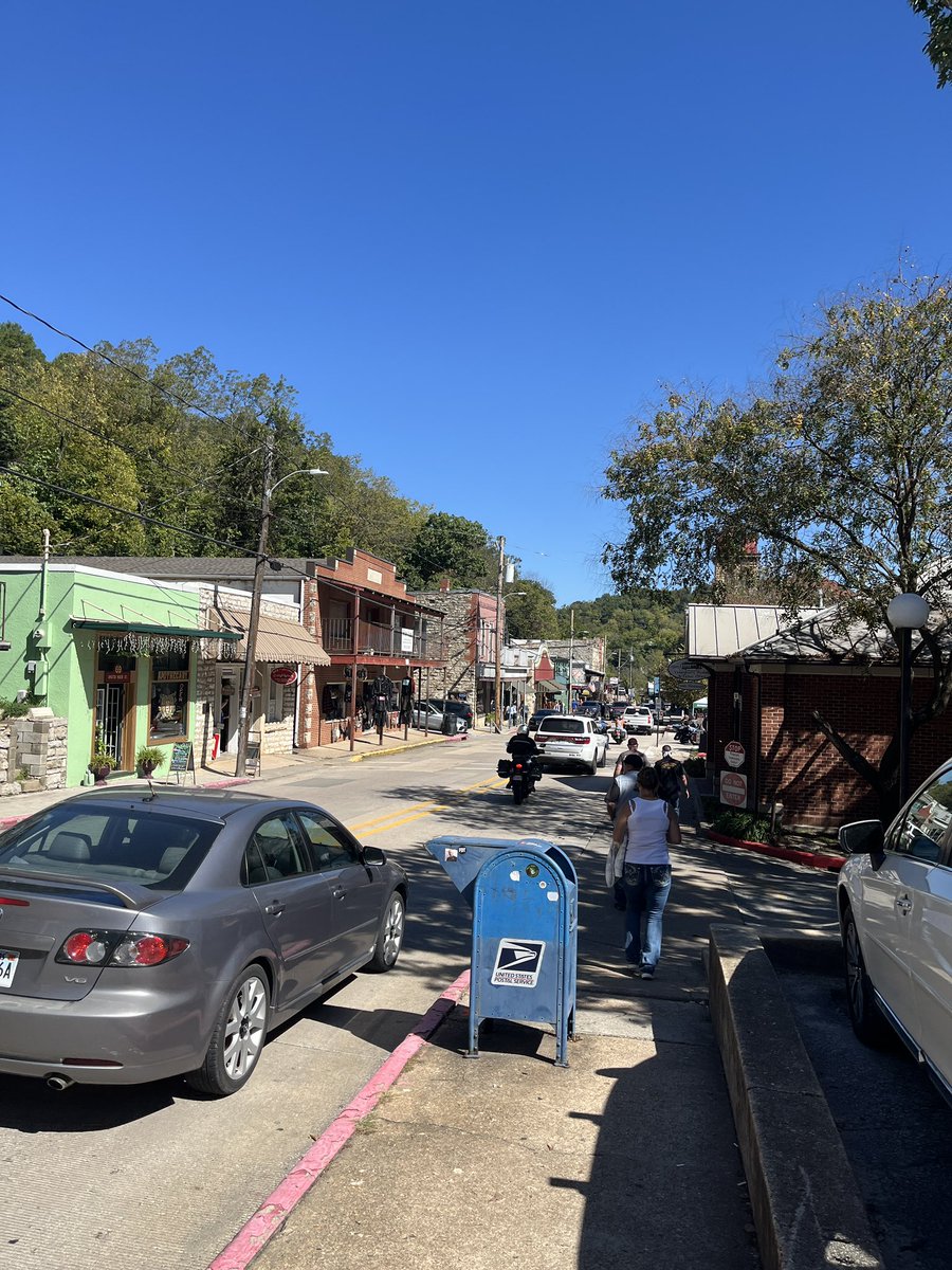 DIPetersen's tweet image. Motorcycle trip to Eureka Springs AR over the weekend. Lots of fun curvy roads.